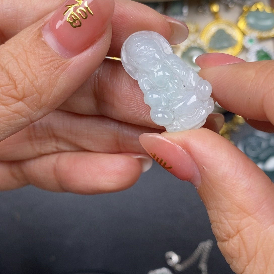 翡翠颈饰未镶嵌翡翠