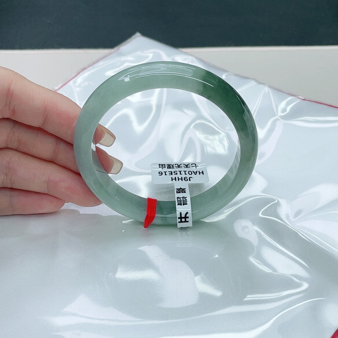 翡翠手镯未镶嵌正55.5