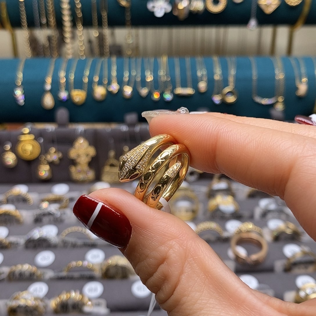 钻石戒指18K金镶嵌米天然钻石