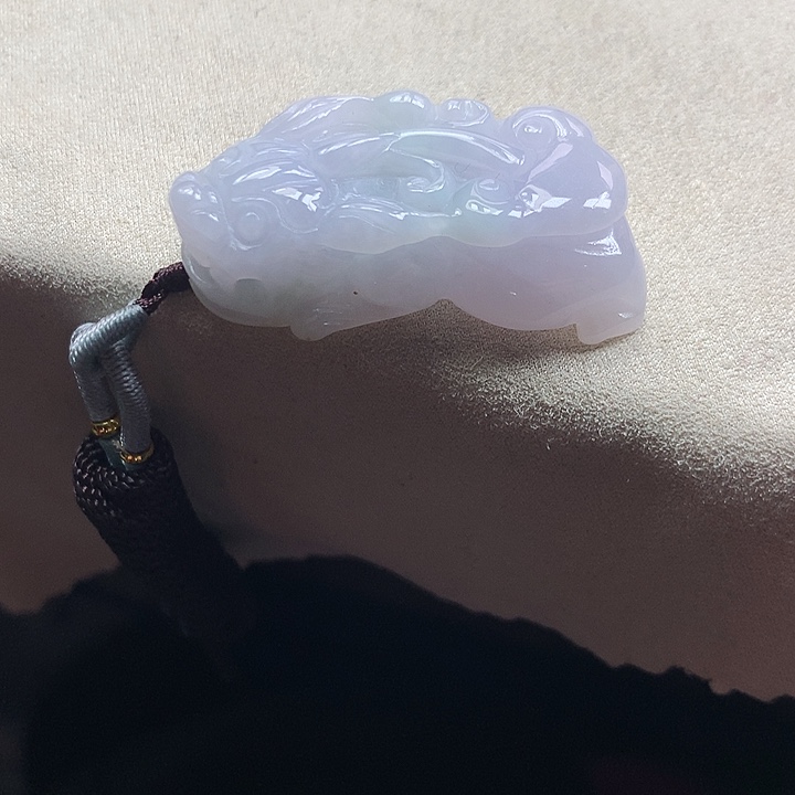 翡翠颈饰未镶嵌吊坠