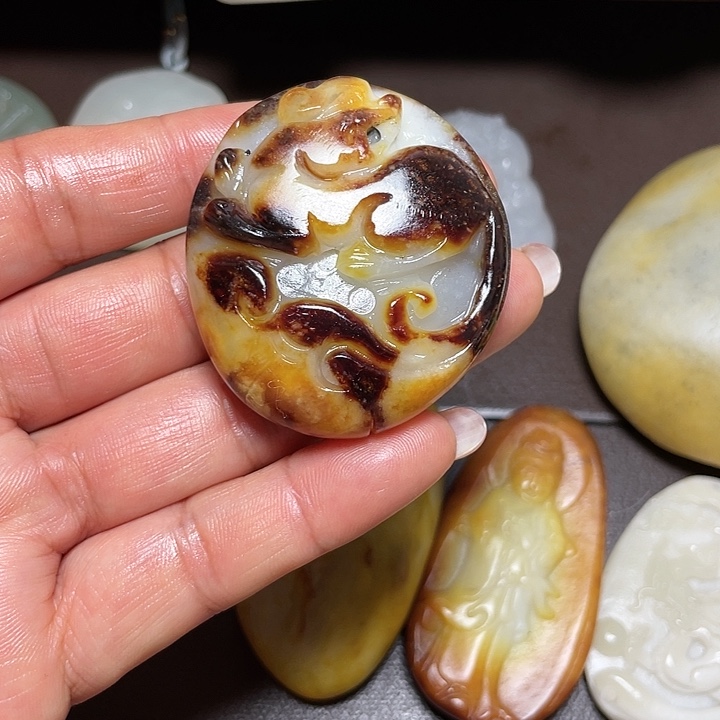 和田玉未镶嵌颈饰