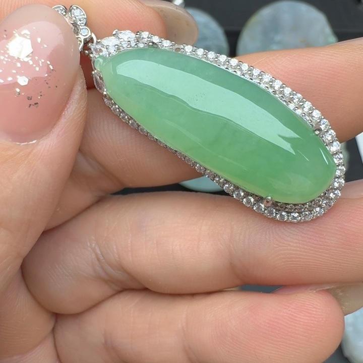 翡翠未镶嵌吊坠(不含链)