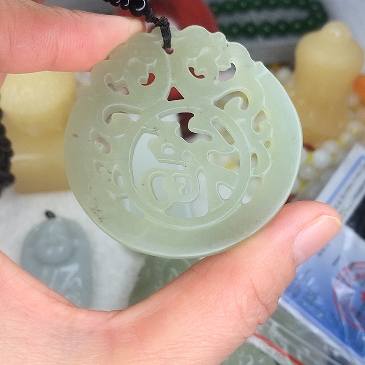 和田玉（糖玉）未镶嵌颈饰