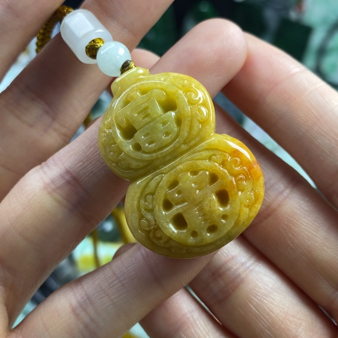 翡翠颈饰未镶嵌吊坠