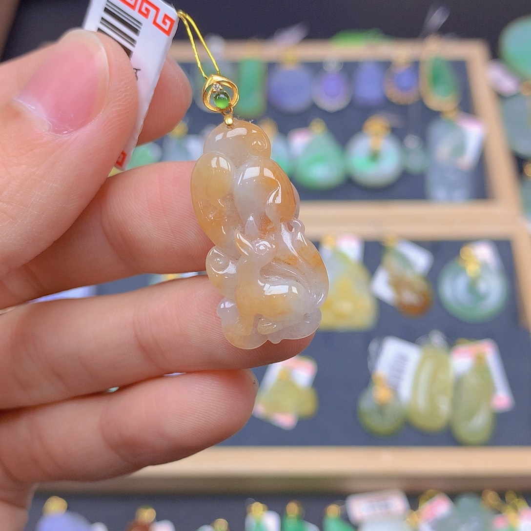 翡翠颈饰18K金镶嵌翡翠