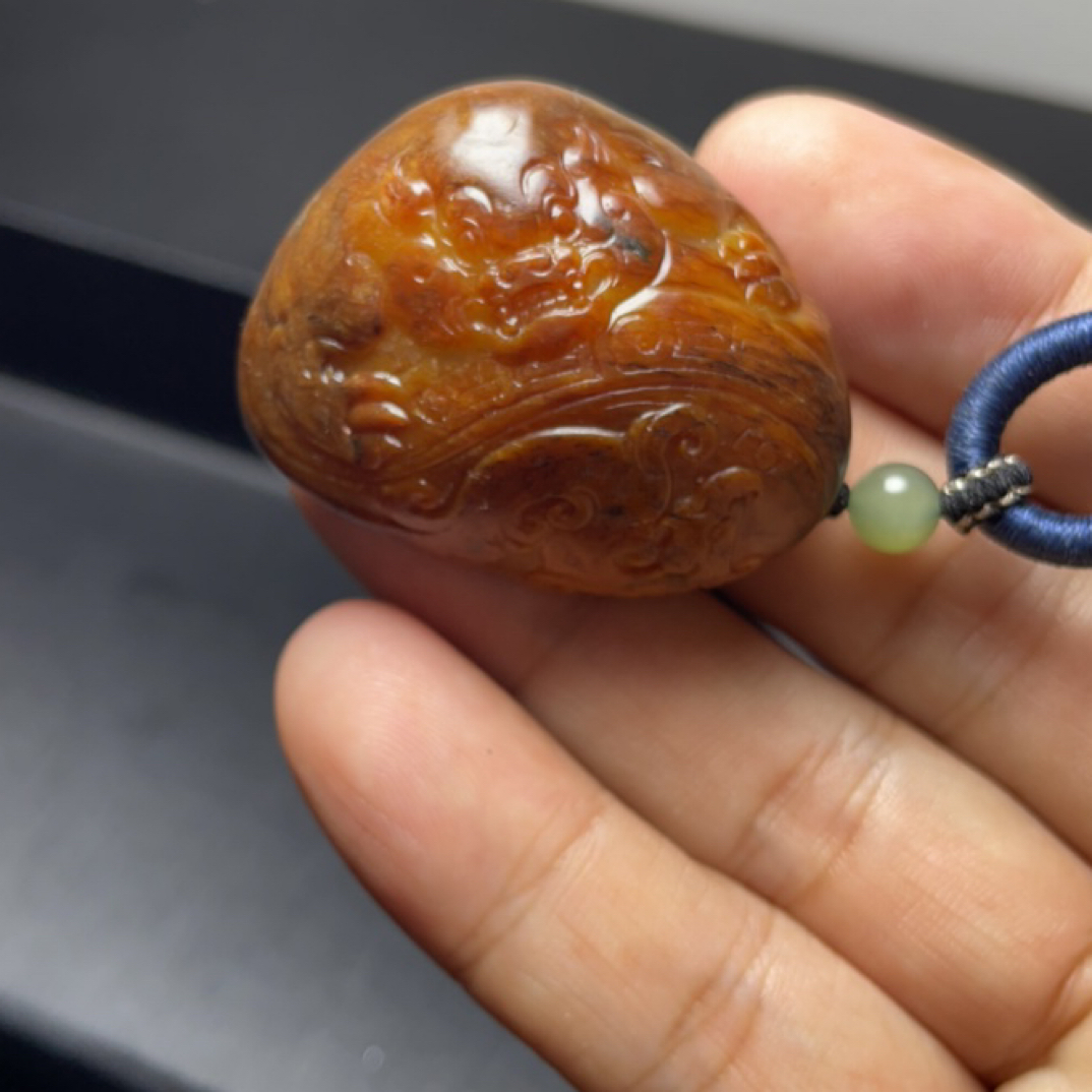 新疆和田玉，苏工雕刻，仿古兽