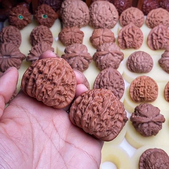 【闪购商品】文玩核桃吊坠…*嗯42三角白