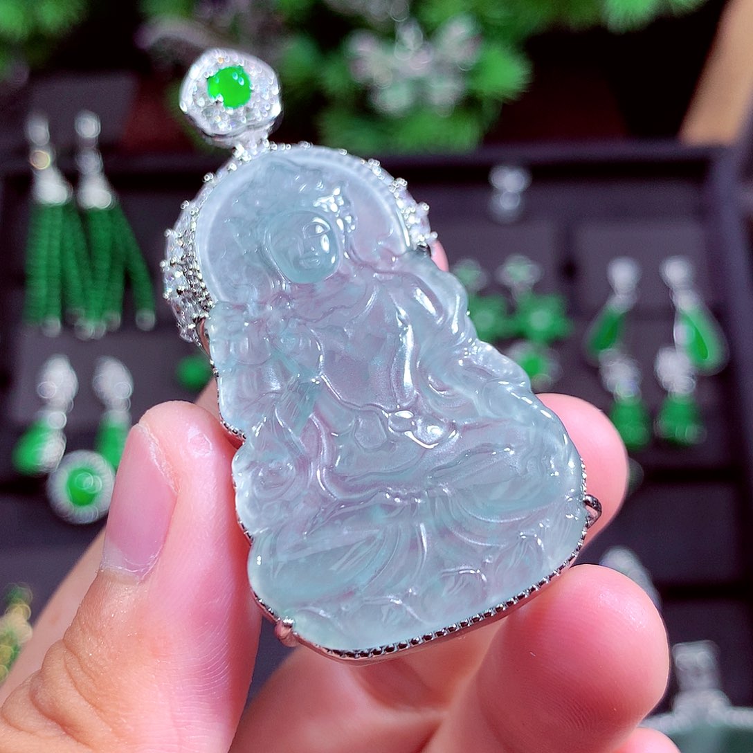 颈饰未镶嵌翡翠天然