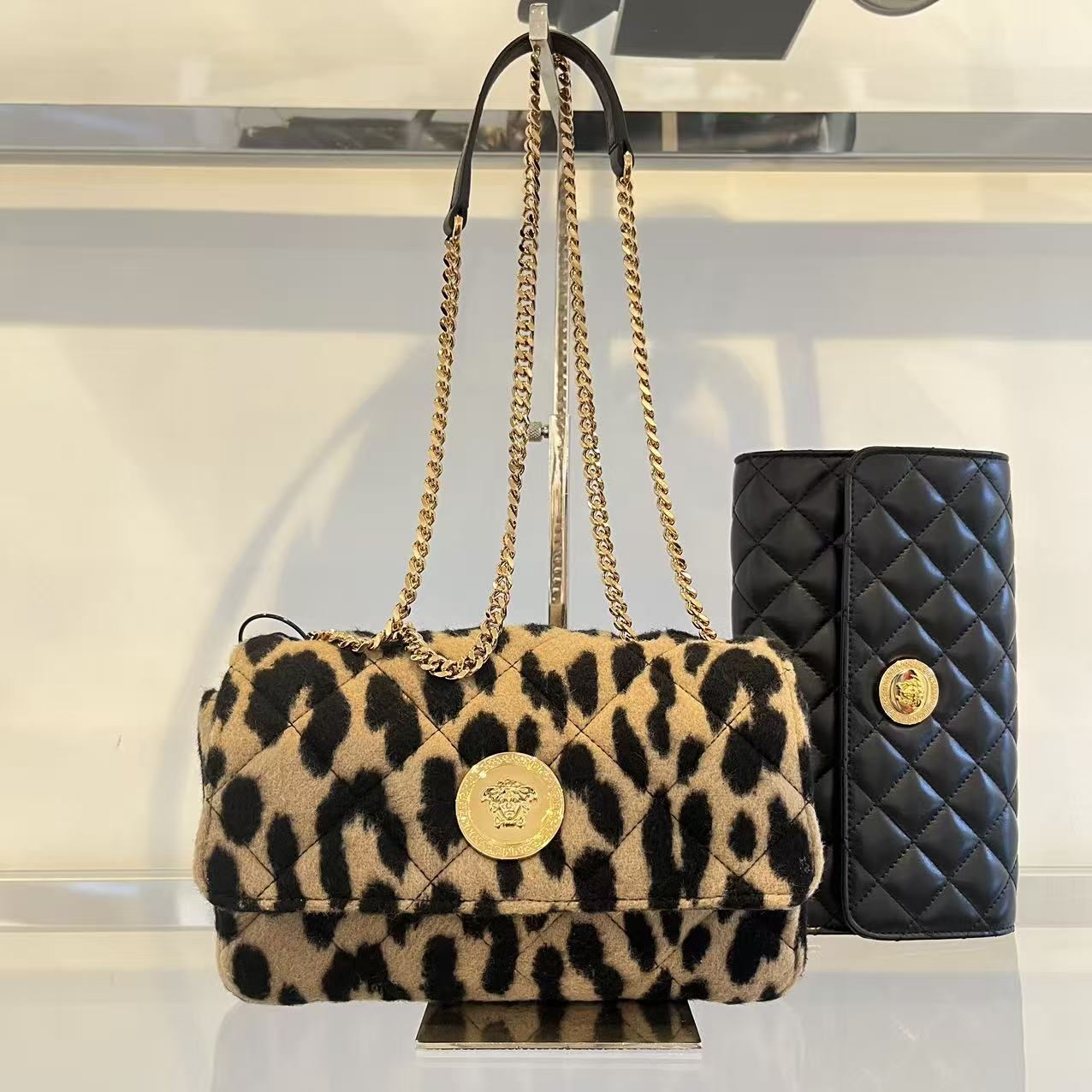 未使用 VERSACE/范思哲 女包美杜莎金扣豹纹链条单肩斜挎包多色