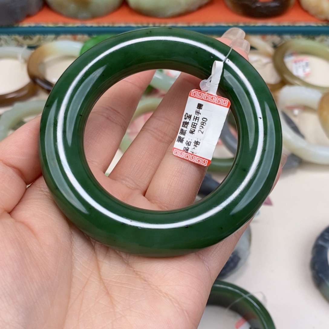 女***子和田玉未镶嵌手镯碧玉手镯54.7#