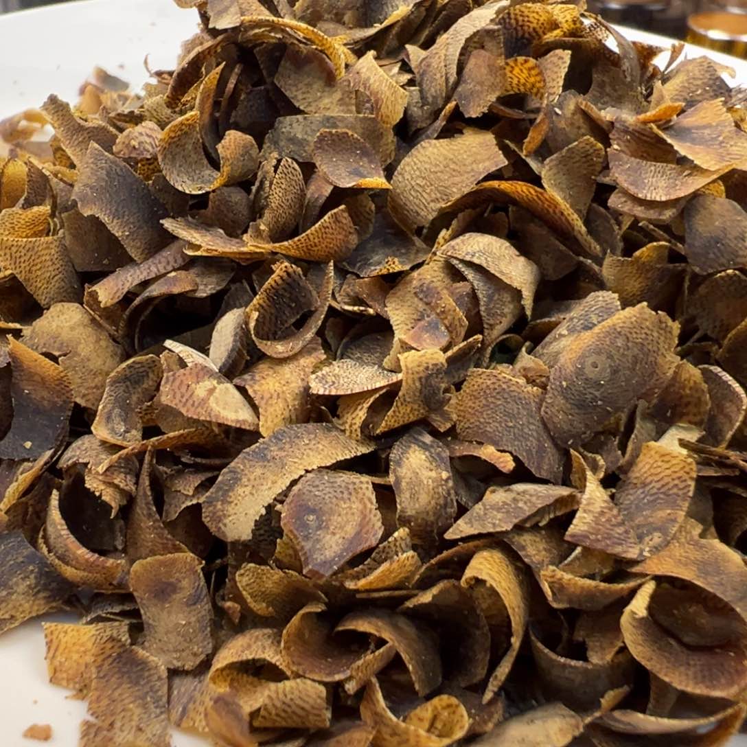 沉香手把件棋楠乌身圆叶切片20克