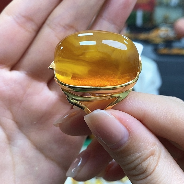 琥珀珠宝奇石未镶嵌