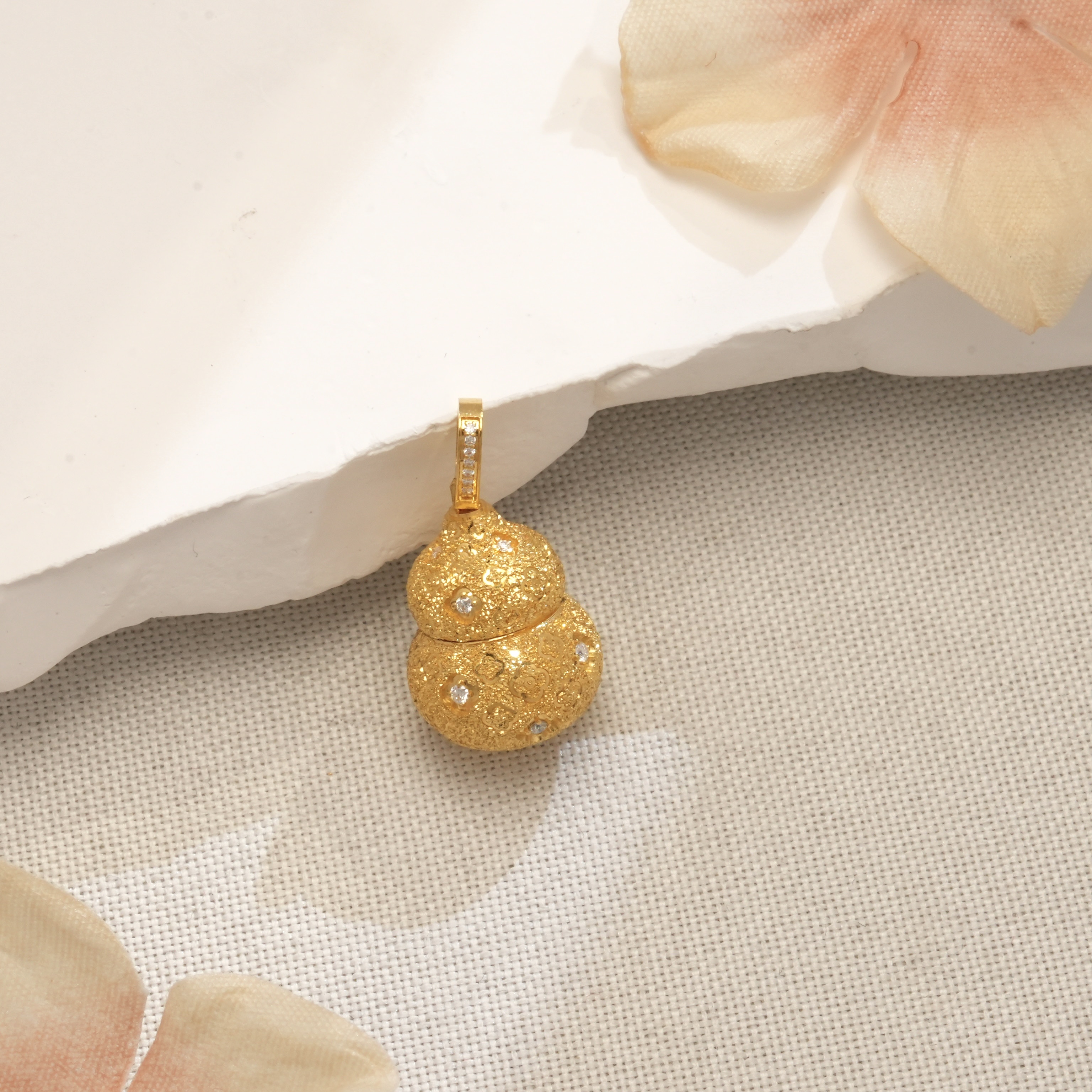 F【大发财葫芦】戗刻发光点钻吊坠（17*22mm） 足金999