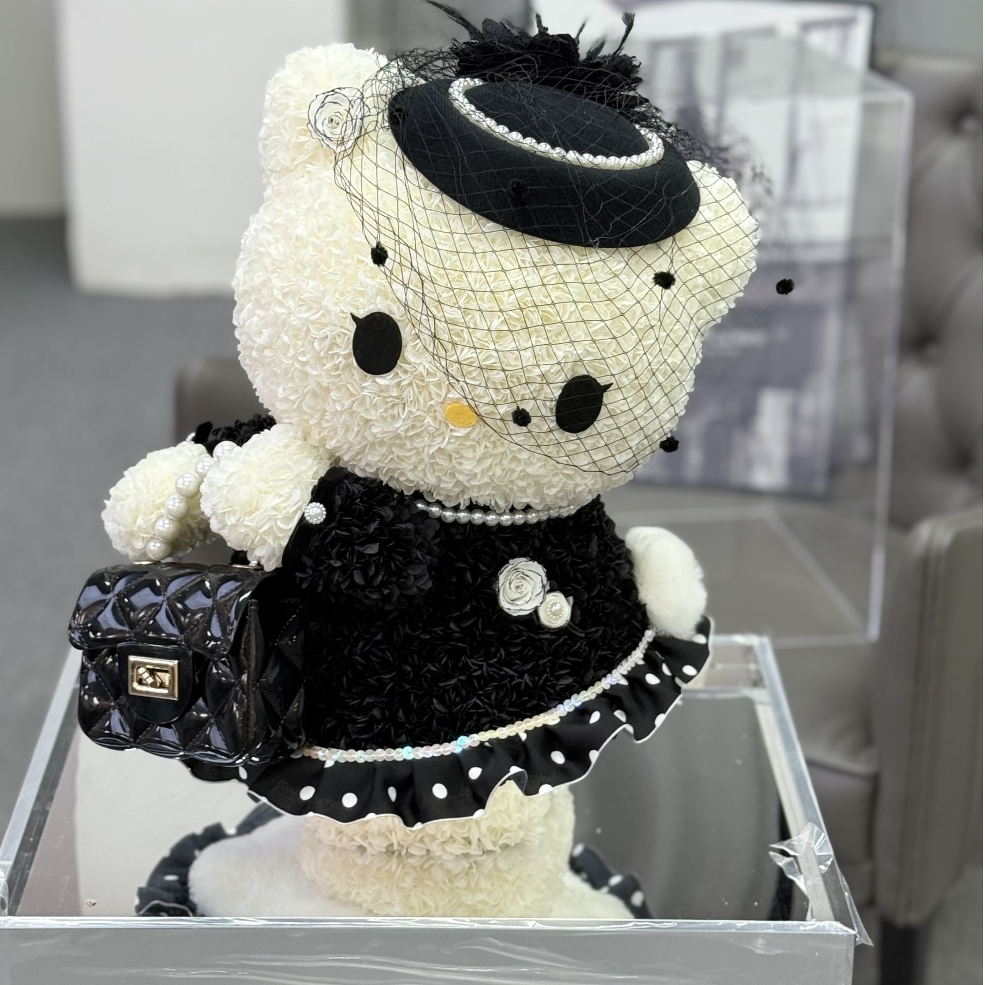 《L B D R》情人节小香粉名媛 Hello Kitty 永生花礼盒摆件