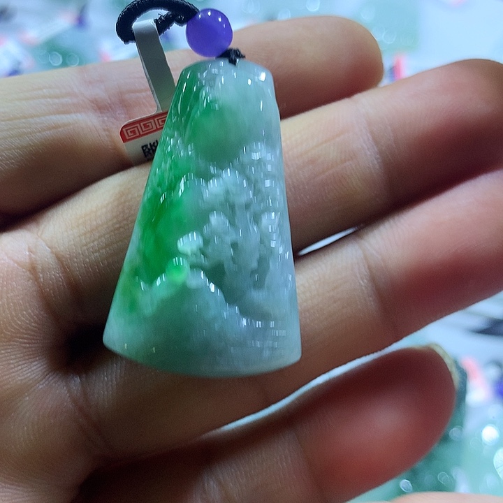 翡翠未镶嵌颈饰天然翡翠吊坠A货