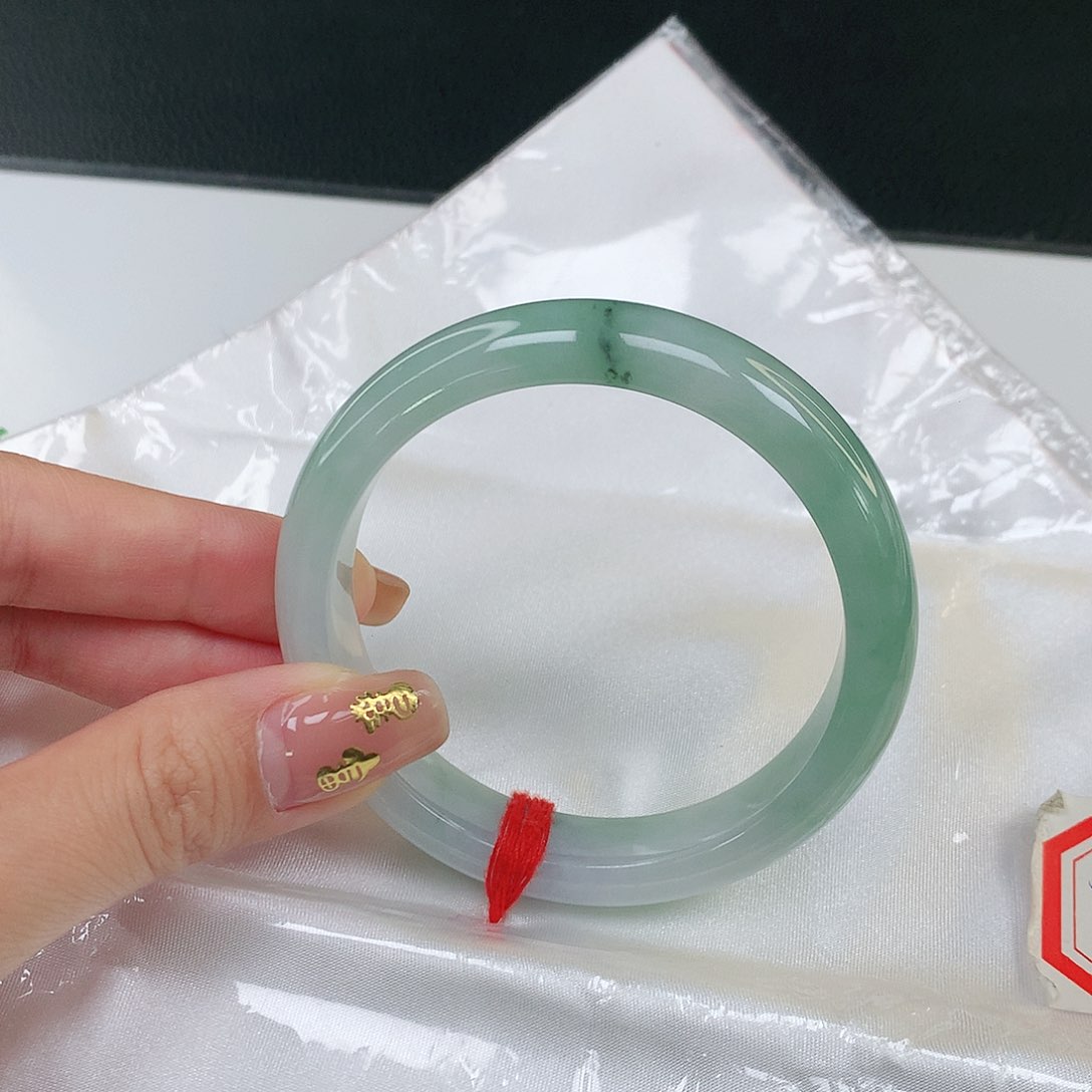 翡翠手镯未镶嵌天然翡翠A货032