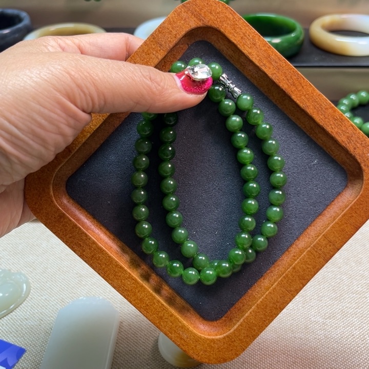 和田玉（碧玉）颈饰未镶嵌