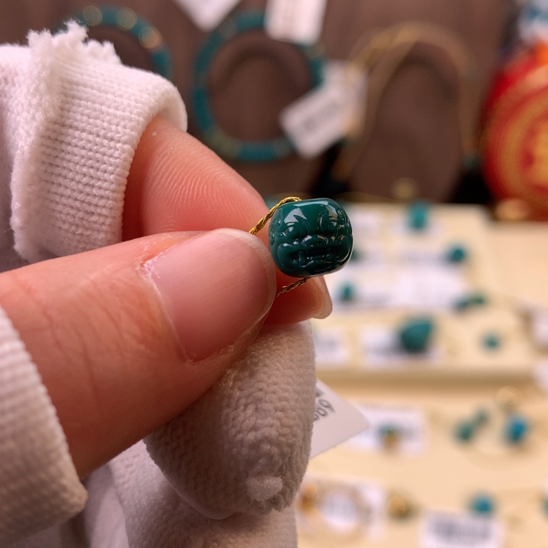 绿松石配饰未镶嵌