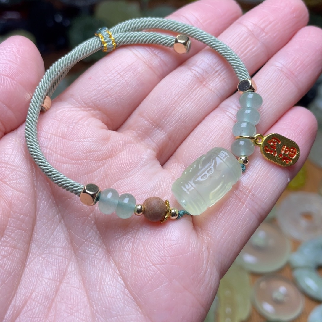 蛇纹石玉未镶嵌吊坠