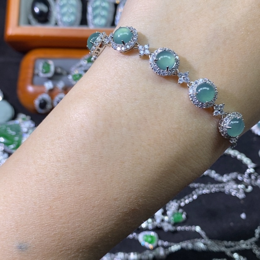 【闪购商品】翡翠颈饰未镶嵌天然