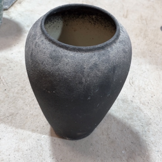 罐默认微瑕，有孔编号13-284