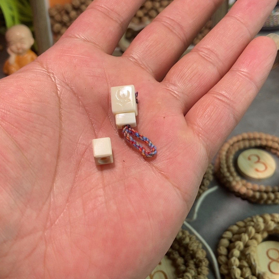 哎***魏吊坠柏香籽/百香籽
