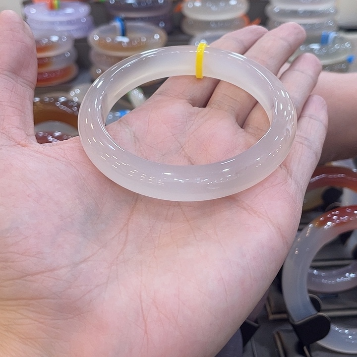 玛瑙/玉髓手镯未镶嵌