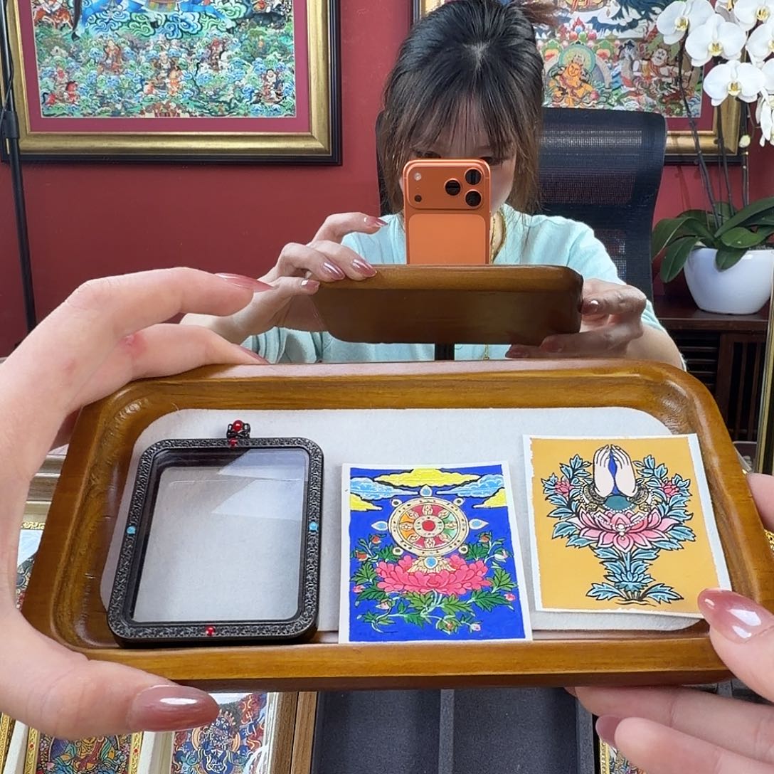 吊坠背卡和壳一起