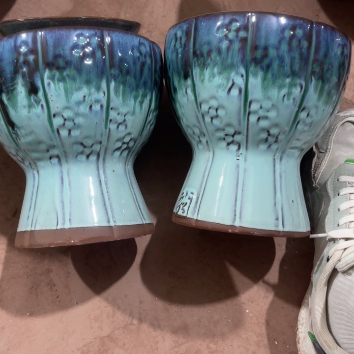 星***L紫砂花盆口径18高度19两只正品