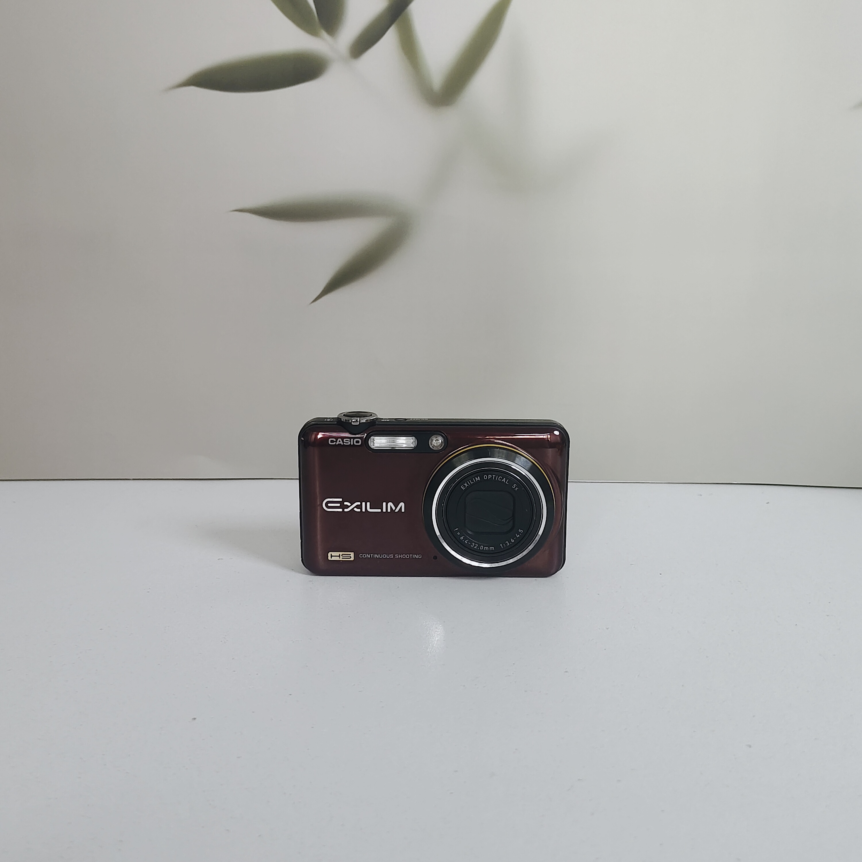 95新 Casio/卡西欧  FC150 ccd相机1000万像素5倍变焦奶油肌酒红