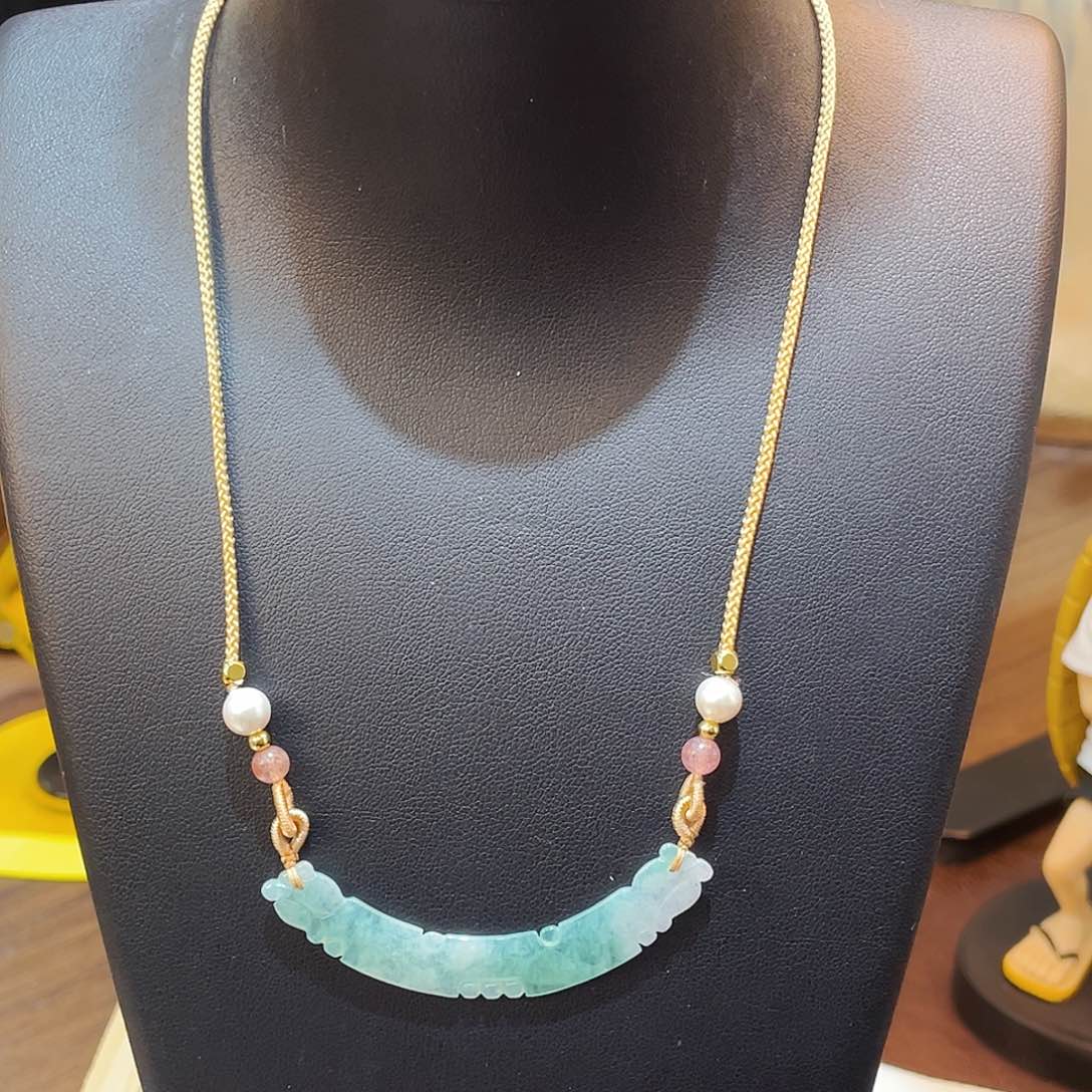 翡翠颈饰未镶嵌吊坠