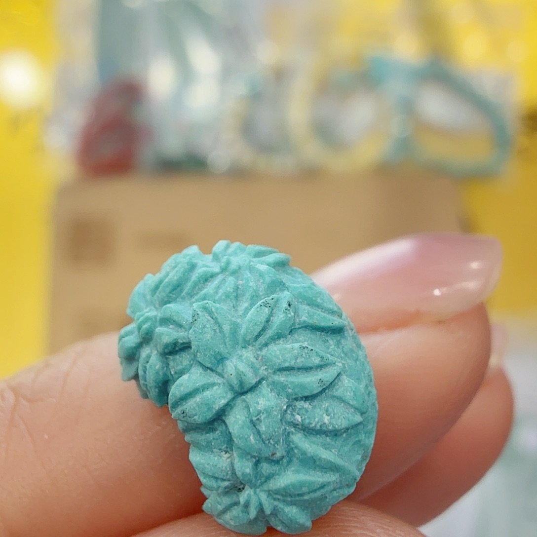 绿松石未镶嵌珠宝奇石