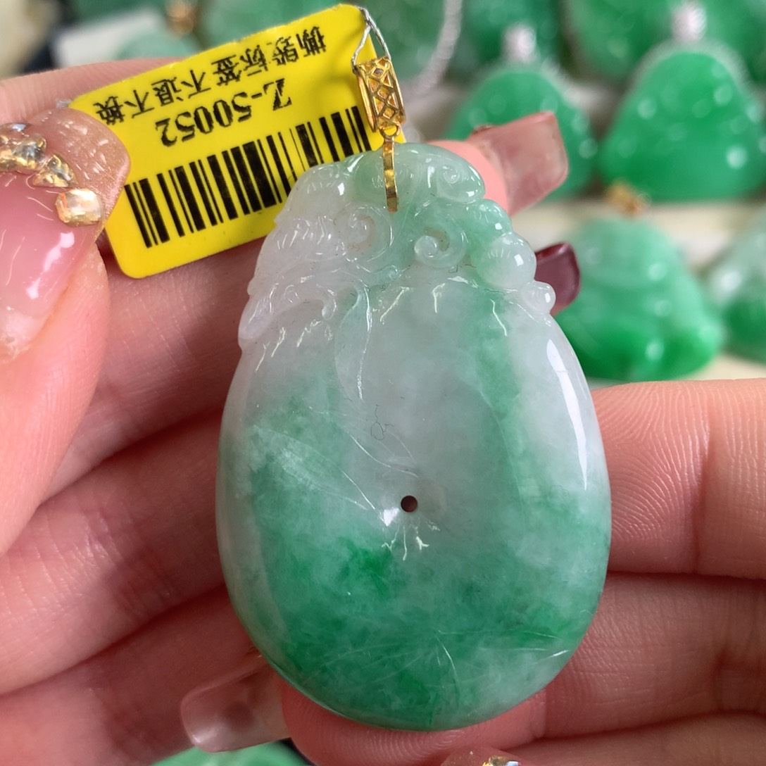 翡翠吊坠(不含链)18K金镶嵌