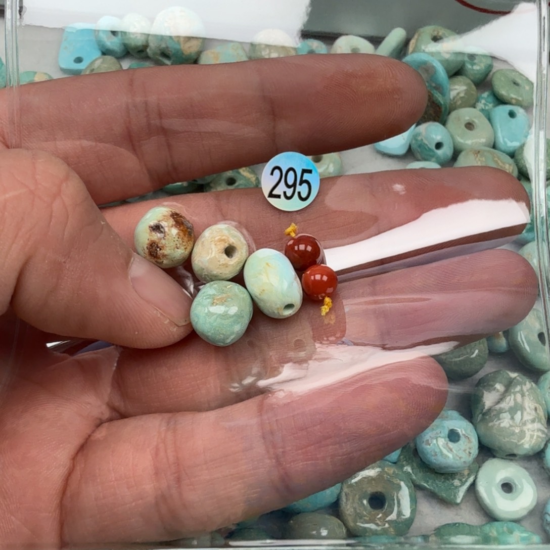 南红玛瑙未镶嵌珠宝奇石