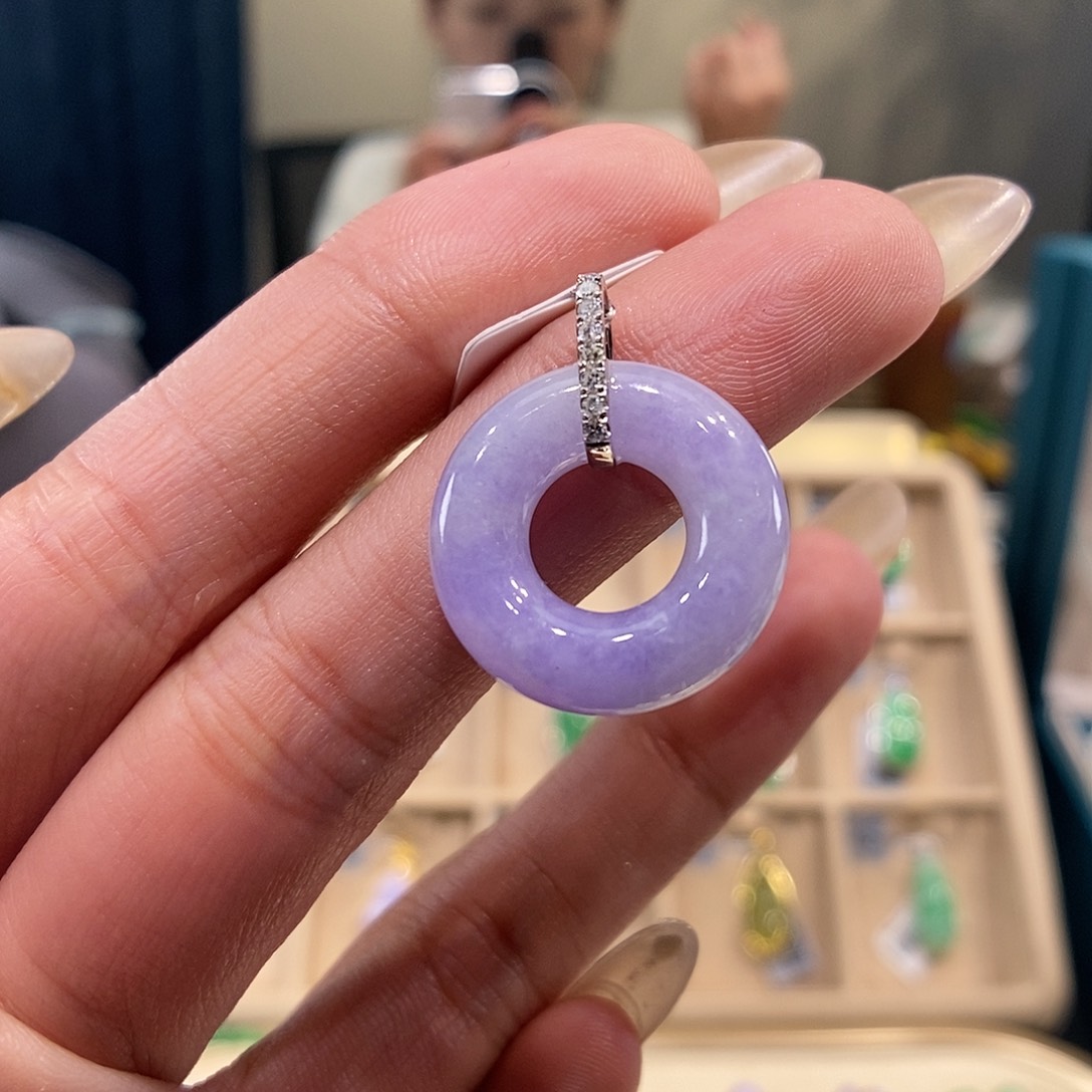 翡翠吊坠(不含链)18K金镶嵌甜甜圈