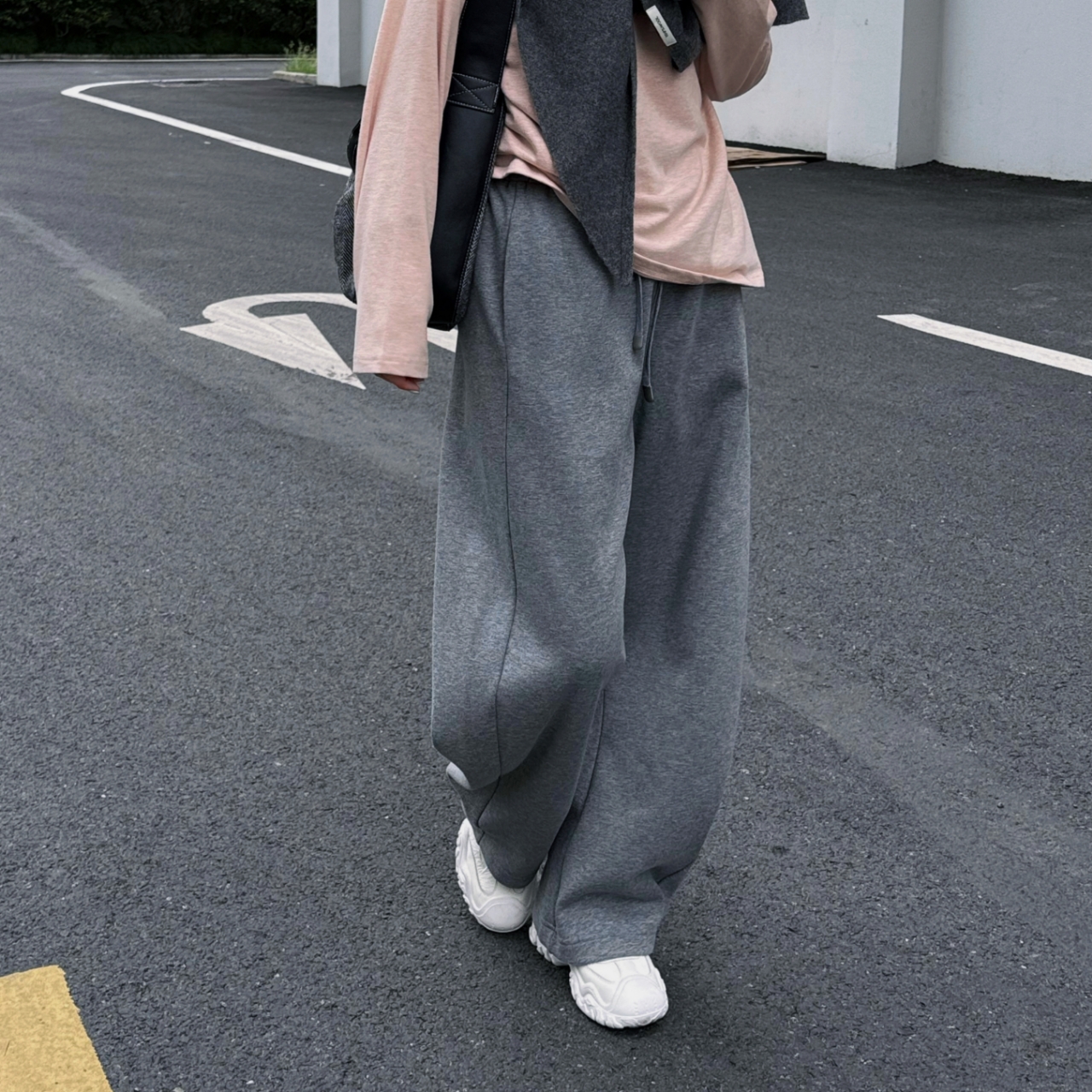 秋季韩系时尚简约基础百搭宽松显瘦纯色针织长裤-L25421307