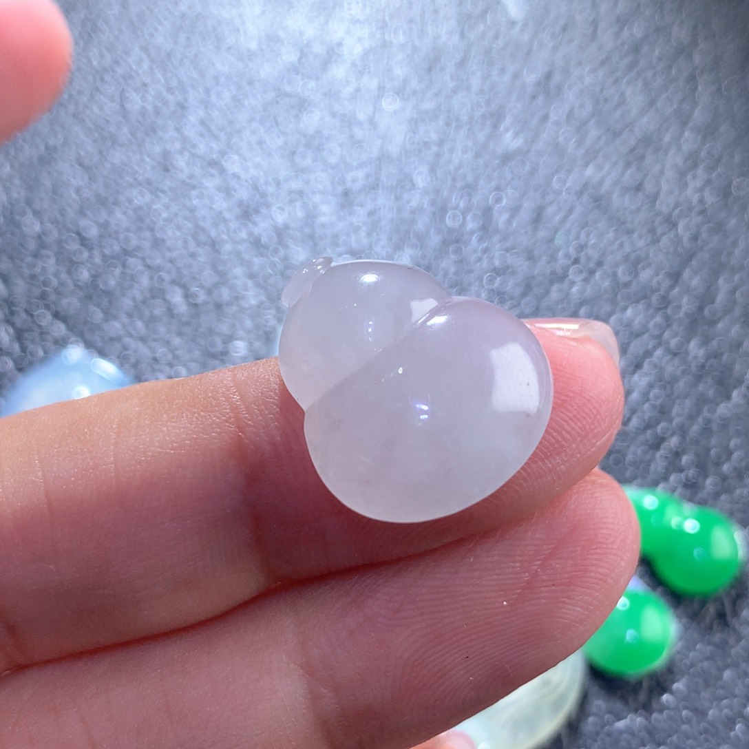 翡翠未镶嵌颈饰缅甸