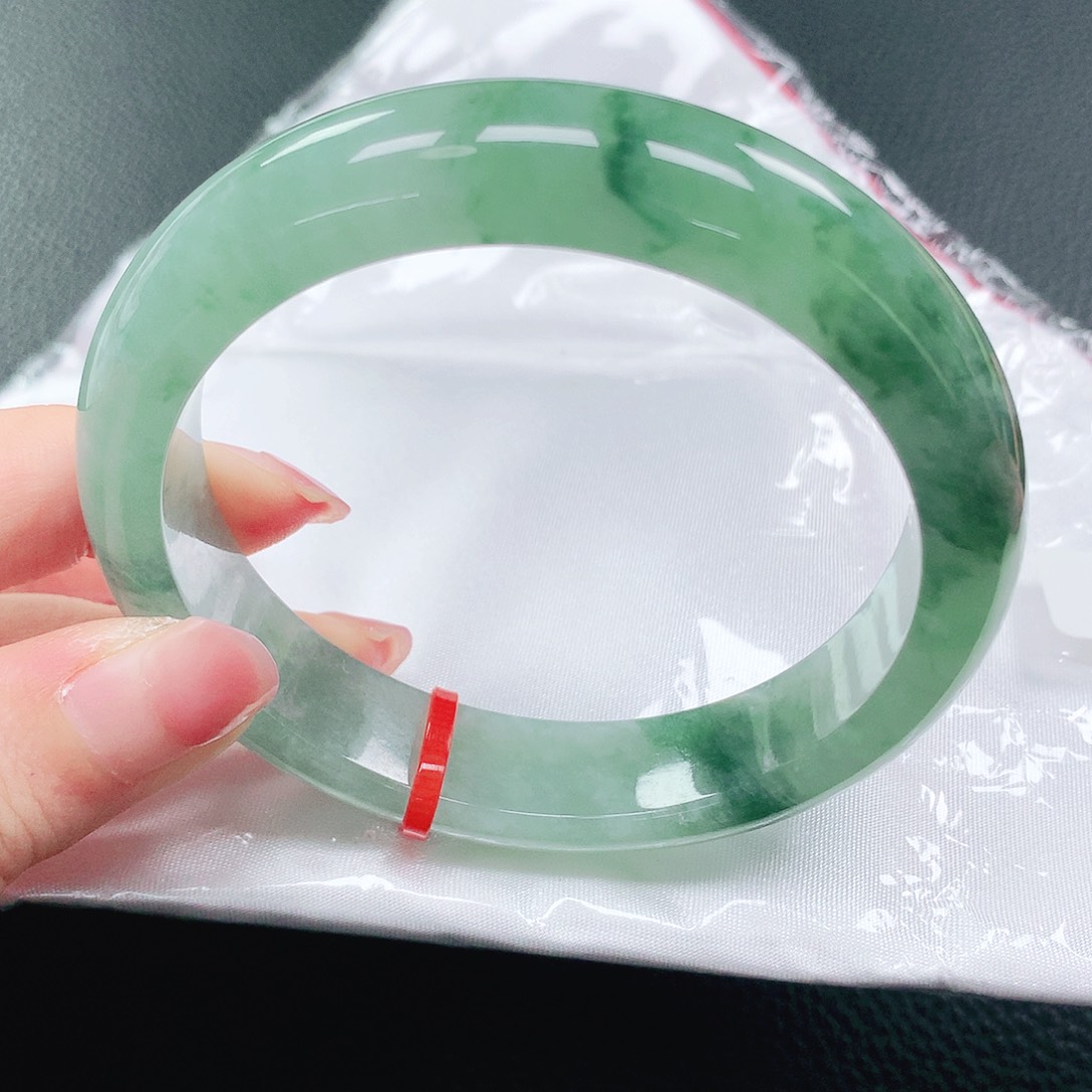 翡翠手镯未镶嵌58圈