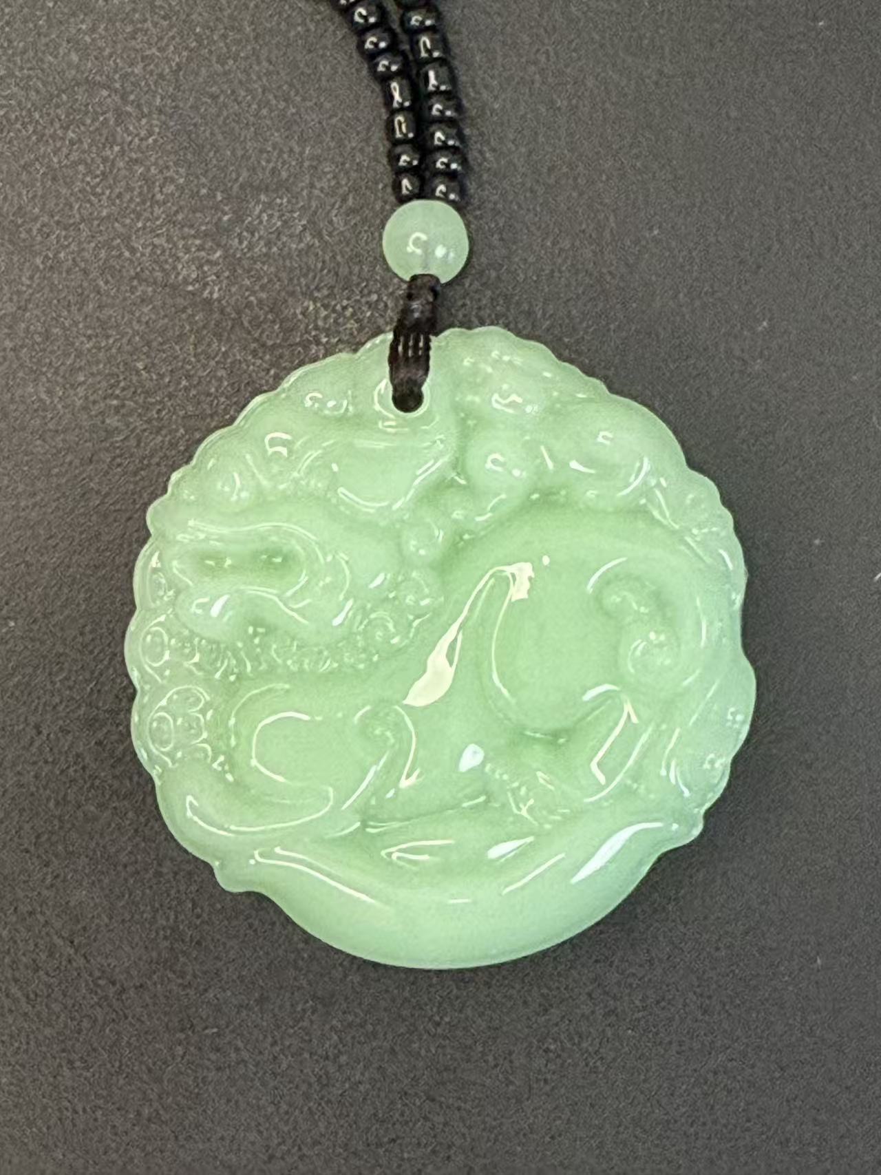 浅绿色 双面貔貅 精雕版时尚百搭吊坠