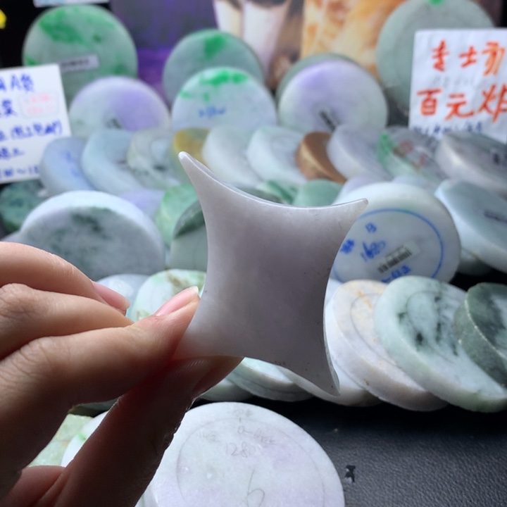 定制翡翠未镶嵌手镯