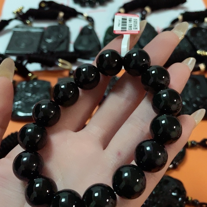 翡翠颈饰未镶嵌亿*富