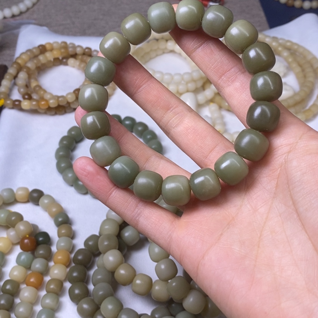 郭****吊坠菩提根/象牙果烤全羊