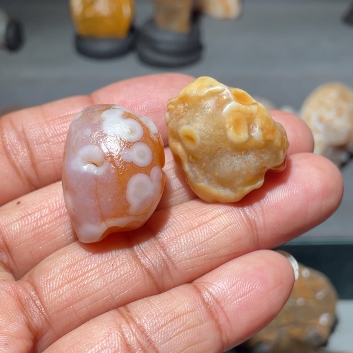 反***士石材阿拉善沙漠奇石