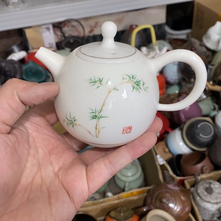 陶瓷艺术品及陶瓷壶