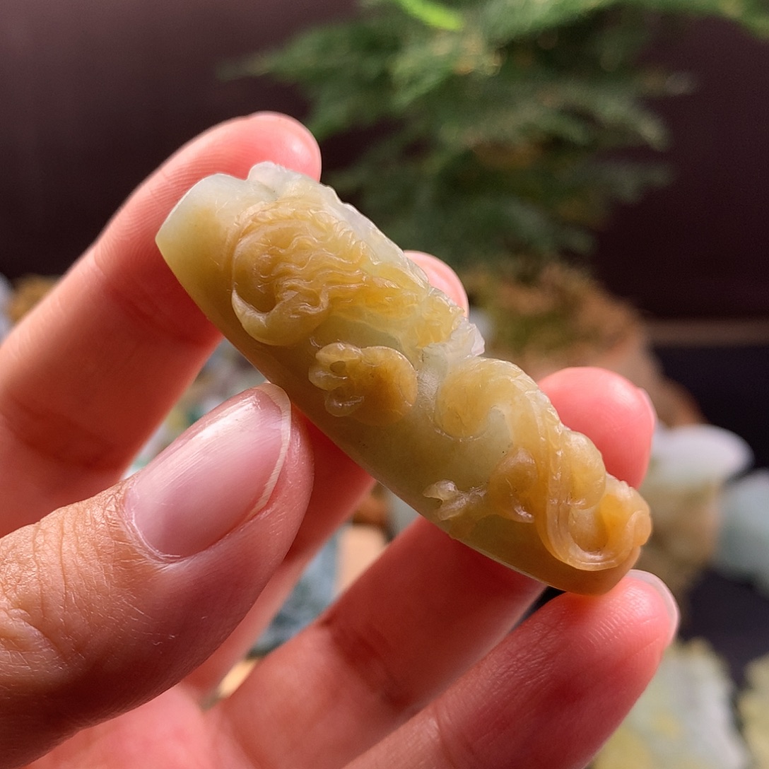 未镶嵌定制翡翠龙