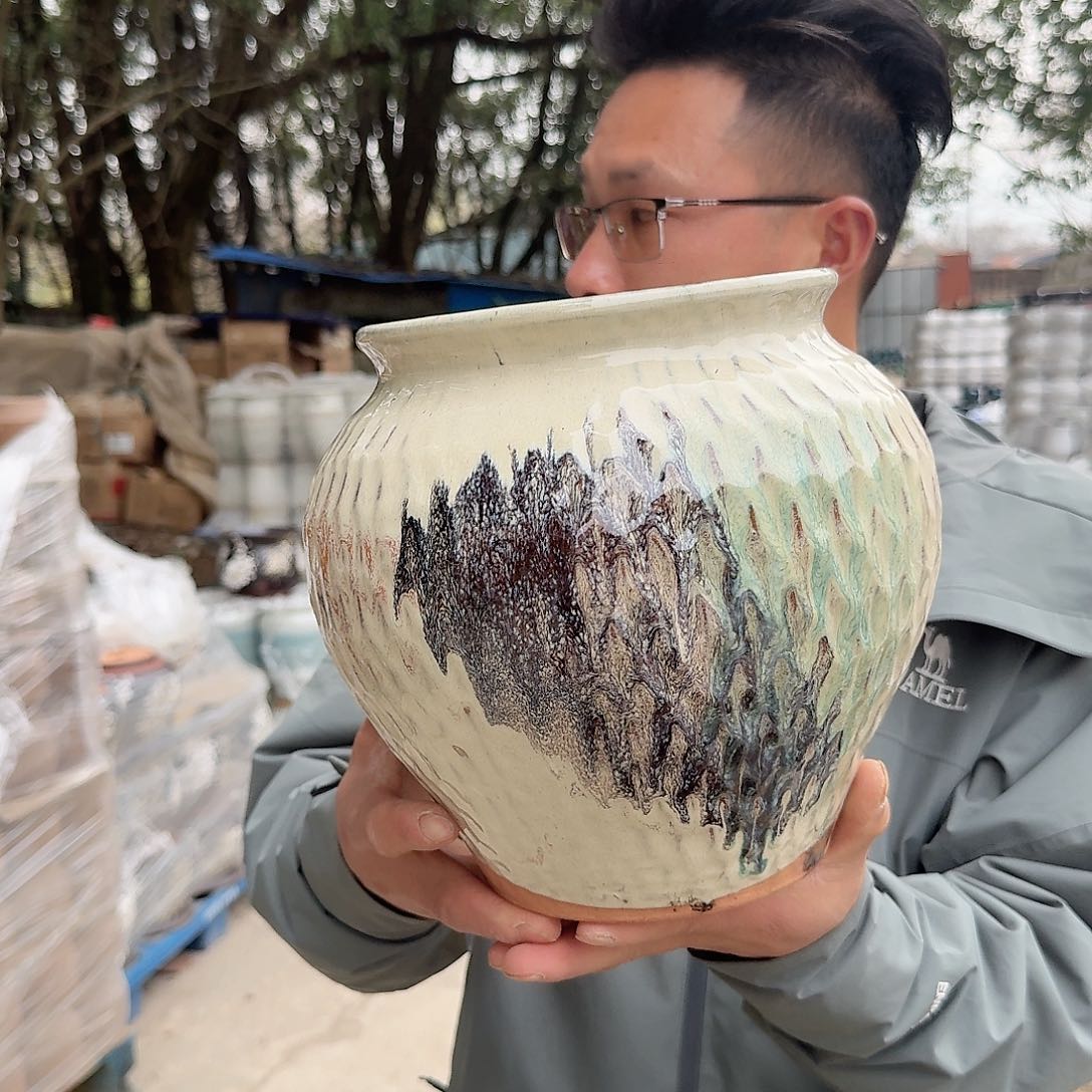 紫砂花盆口18高23（一个皮球大福利彩色