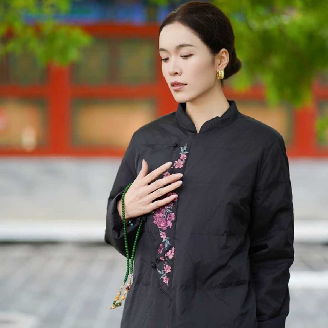 大吉3453复古绣花棉服