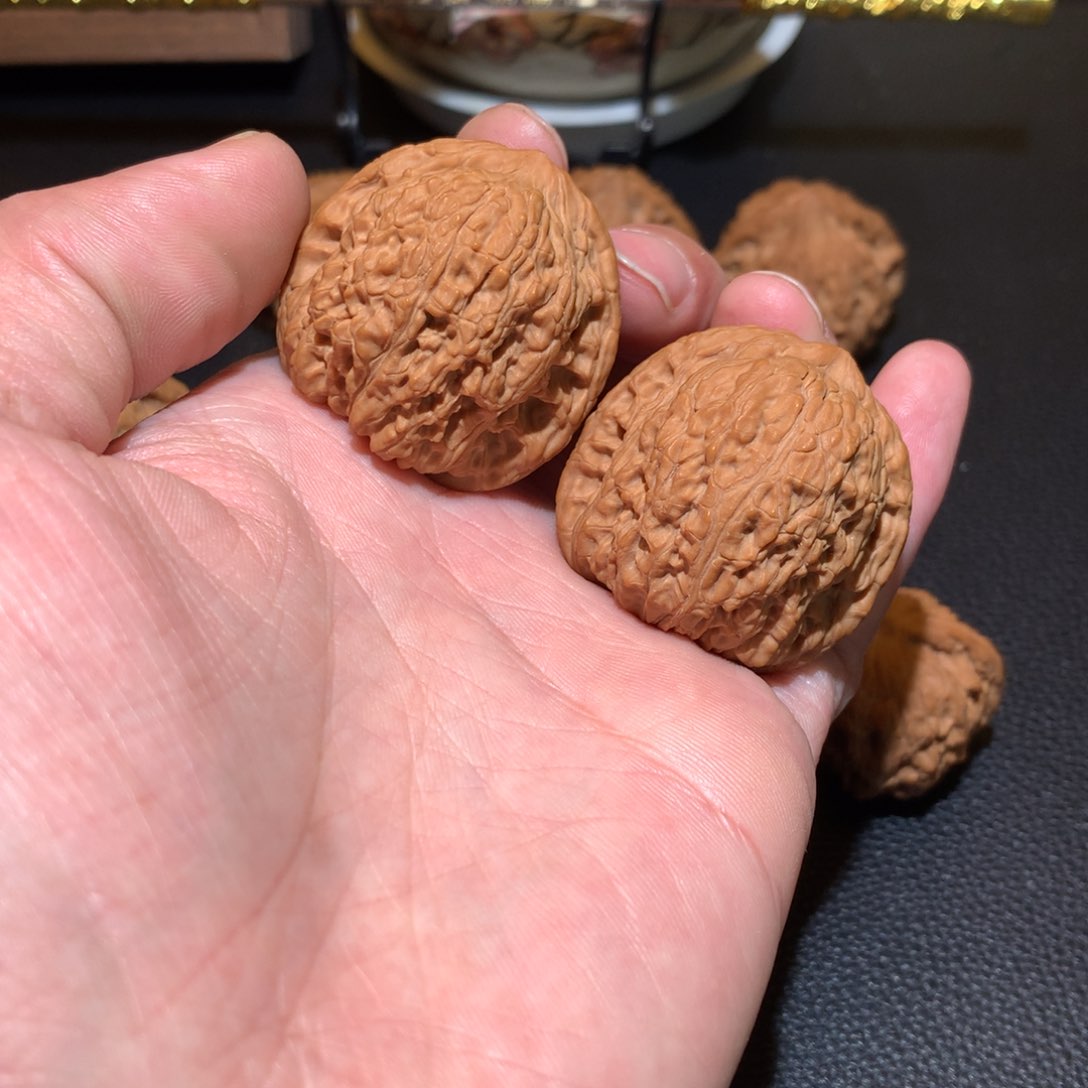 文玩核桃把件绣球38