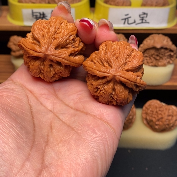 文玩核桃吊坠42粗筋