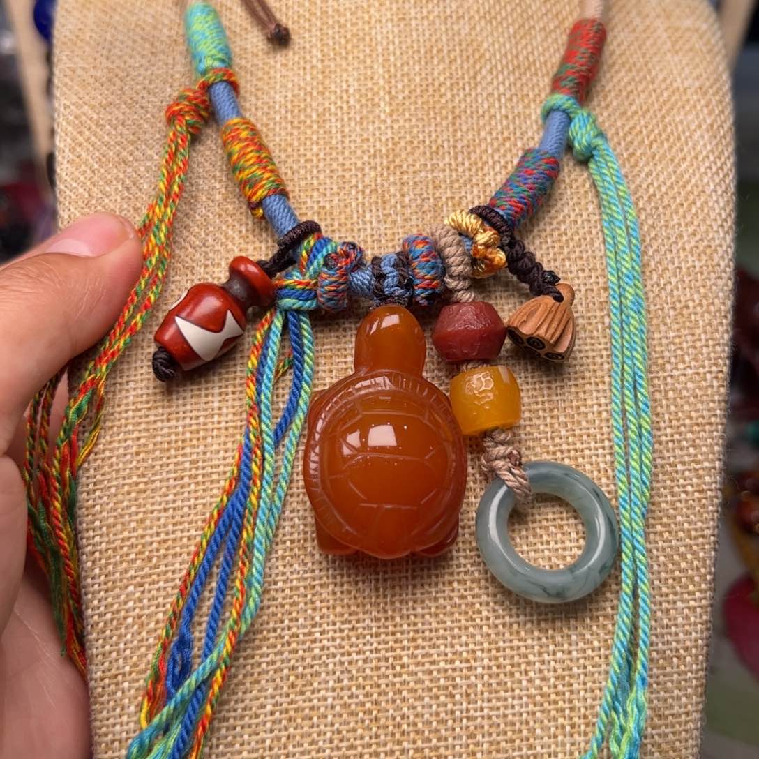 玛瑙/玉髓颈饰未镶嵌